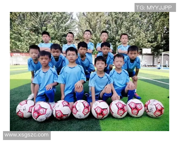 男团足球热潮来袭青春与激情交织的绿茵场上展现无限可能